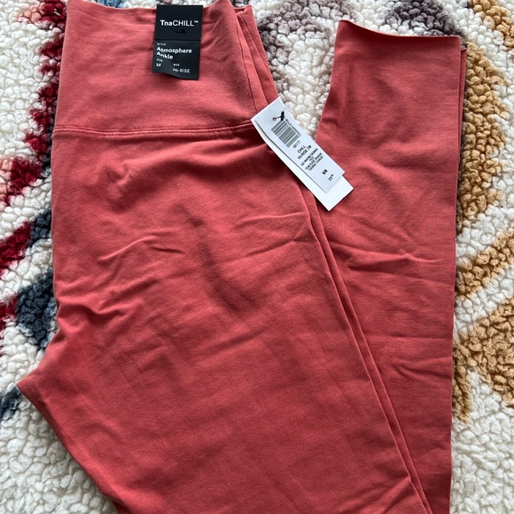 TNA LEGGINGS - Picture 2 of 2